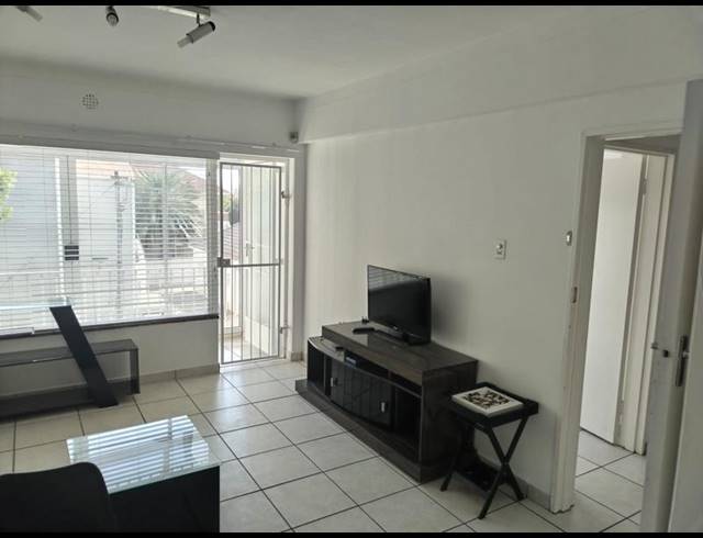 1 BEDROOM PROPERTY TO RENT IN RONDEBOSCH